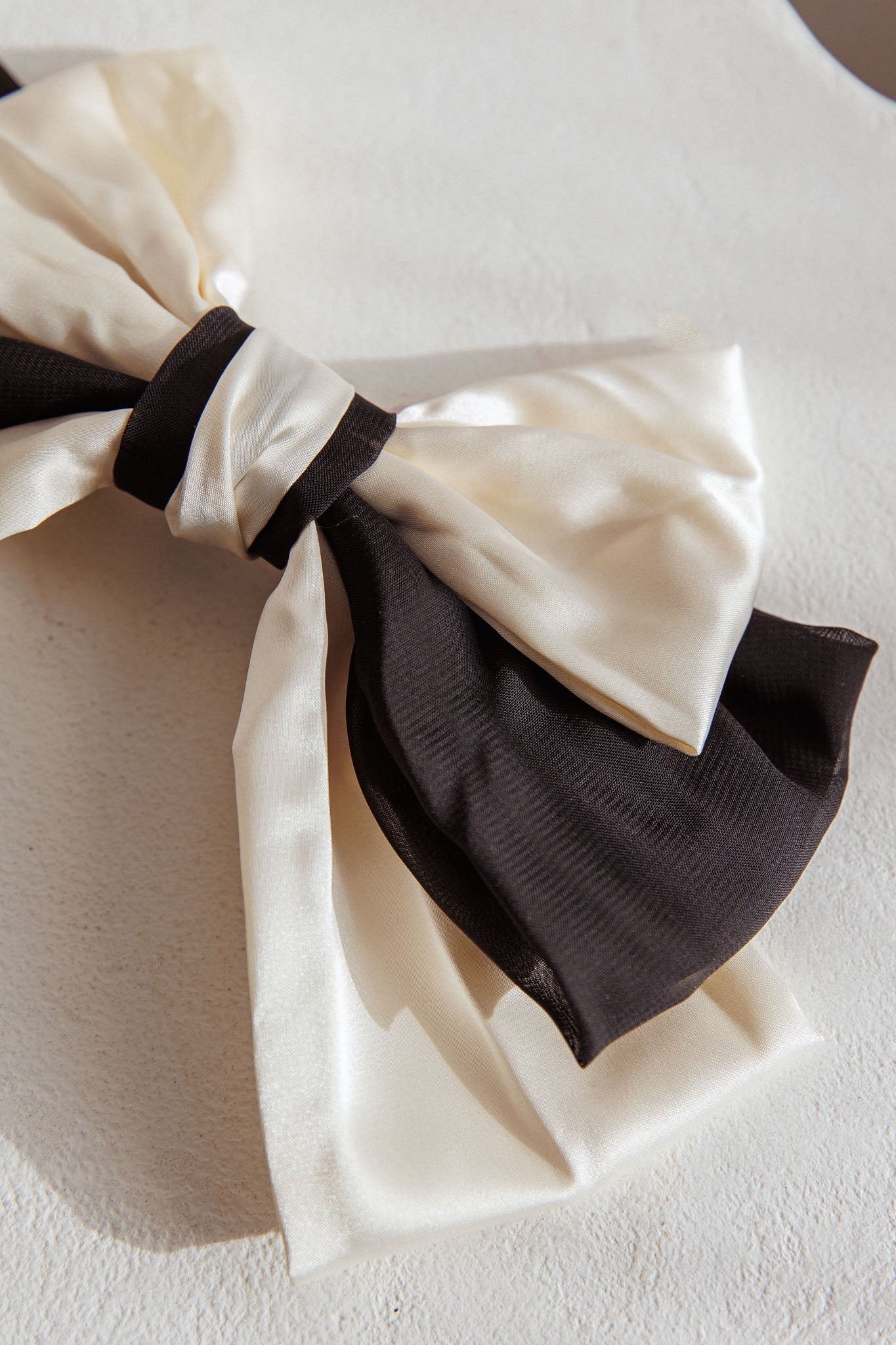 Chi Chi Bow Hairclip Black