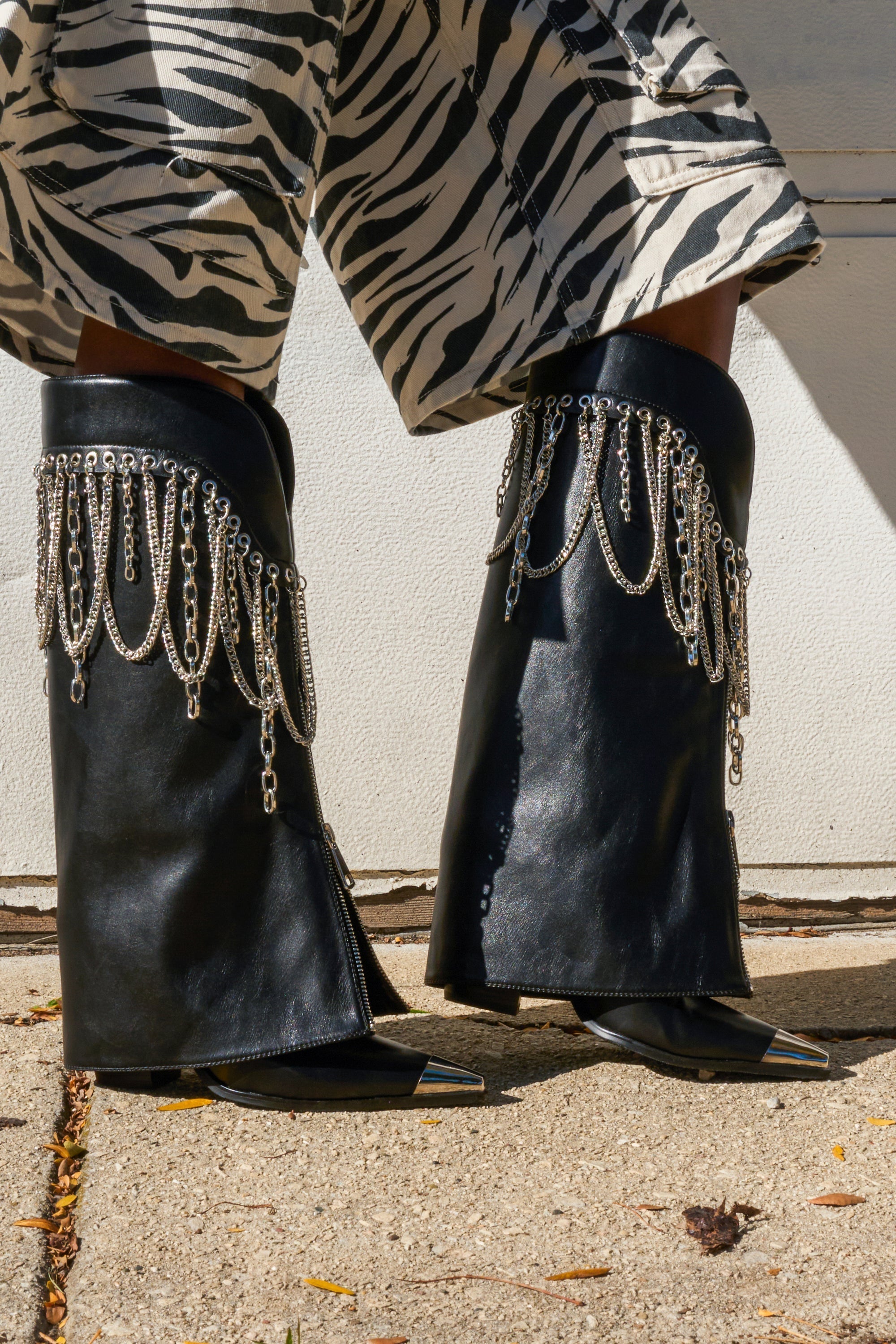 AZALEA WANG SINISTER BLACK WESTERN CHUNKY BOOT